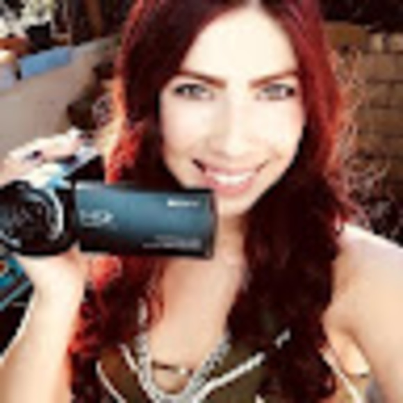 Meet your Posher, Danielle marie - Picture 1 of 1